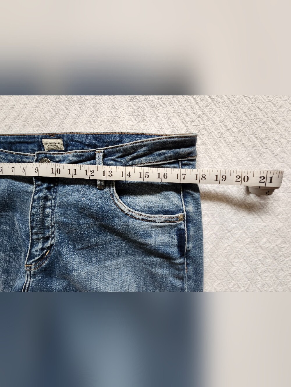 3 / $25 SILVER Jeans Co. "LORETTE" Distressed Blue Denim Skinny Jeans. Size 31. - Picture 9 of 16